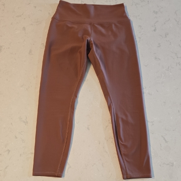 ALO Yoga Cocoa Leggings - Picture 3 of 5